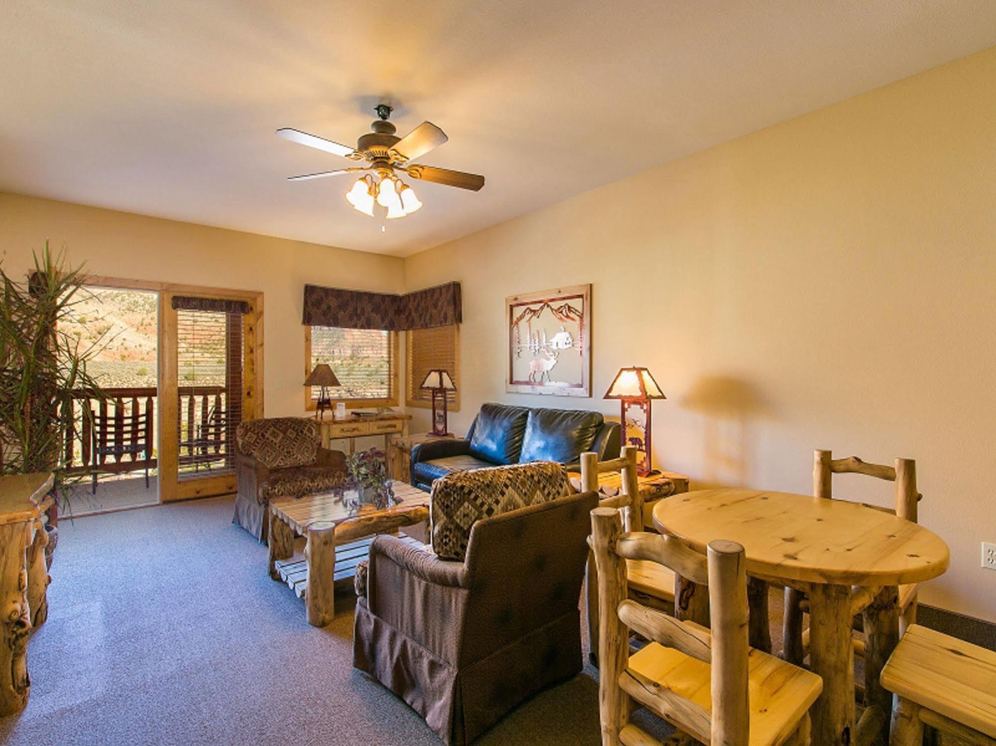 Hotel De Novo Springdale, Tapestry Collection By Hilton Exterior photo
